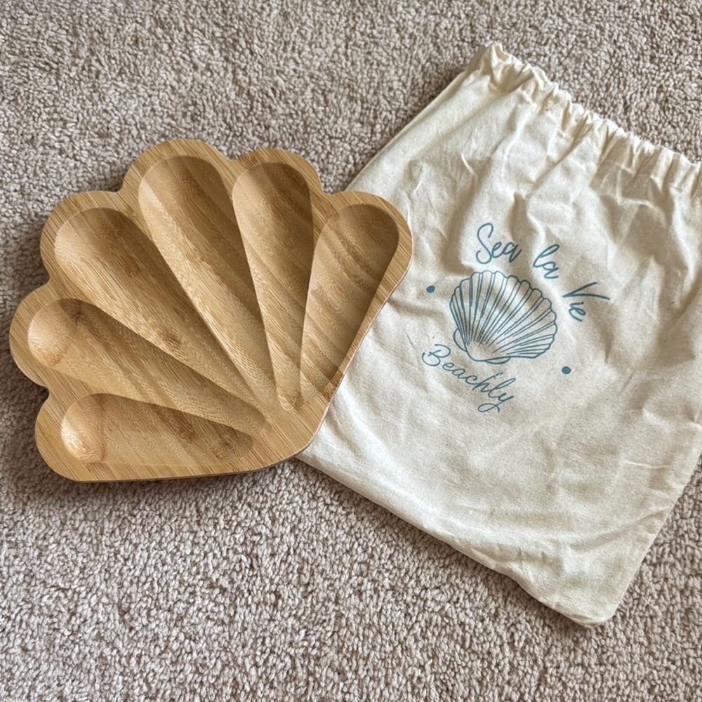 Bamboo Shell-Shaped Tray